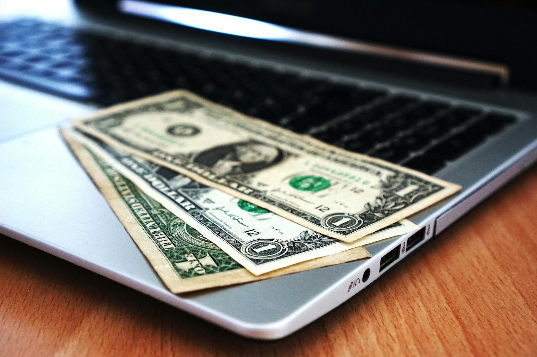 Bứt Phá Thu Nhập: 7 Cách Kiếm Tiền Online Hiệu Quả Ngay Hôm Nay 4 Giới Thiệu: Bứt Phá Thu Nhập Với Kiếm Tiền Online Ngay Hôm Nay