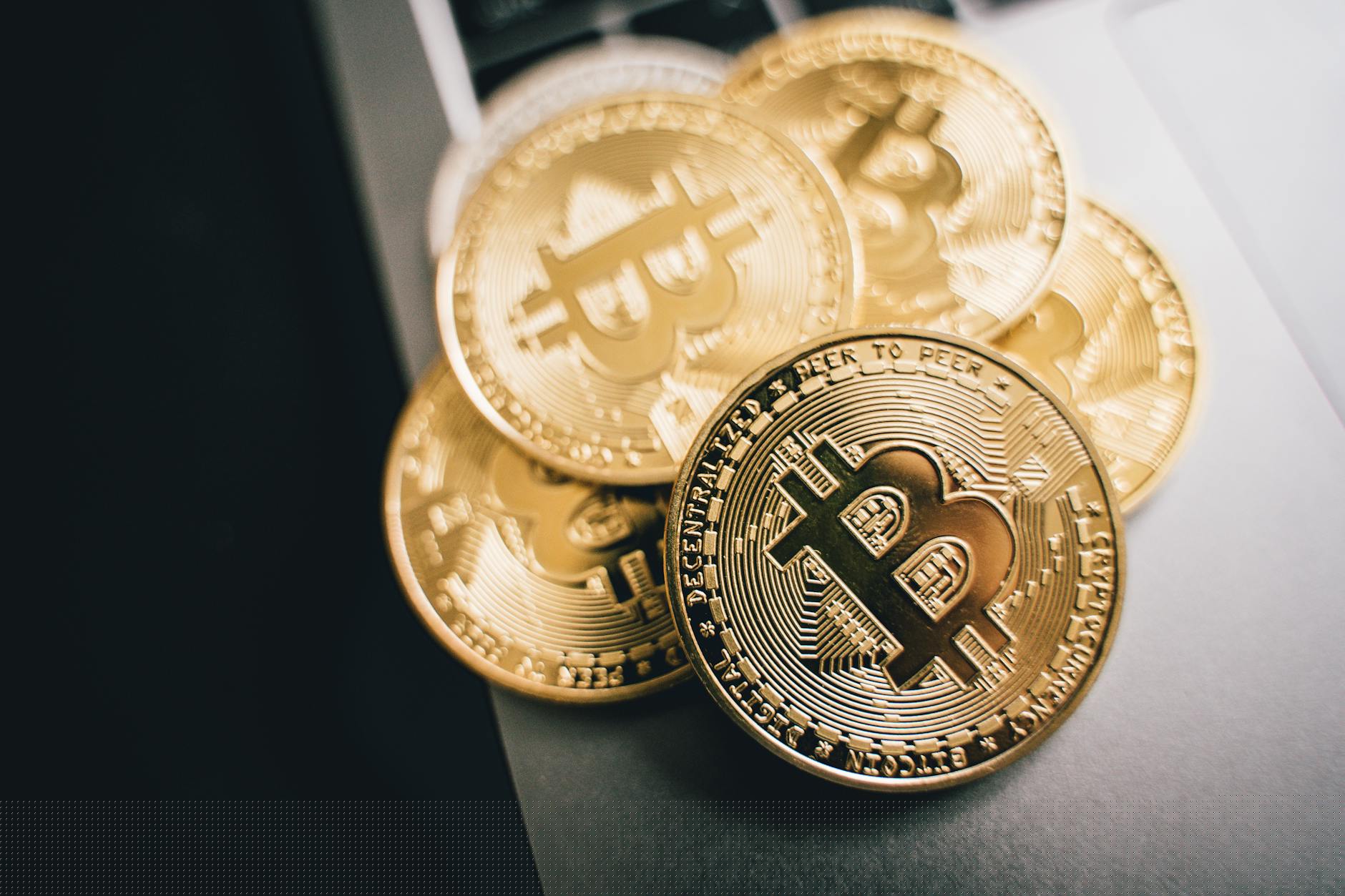 Đầu Tư Online An Toàn: Chứng Khoán, Crypto & Forex Cho Người Mới (Kèm Cảnh Báo Rủi Ro) 4 Đầu Tư Online An Toàn: Chứng Khoán, Crypto & Forex Cho Người Mới (Kèm Cảnh Báo Rủi Ro)