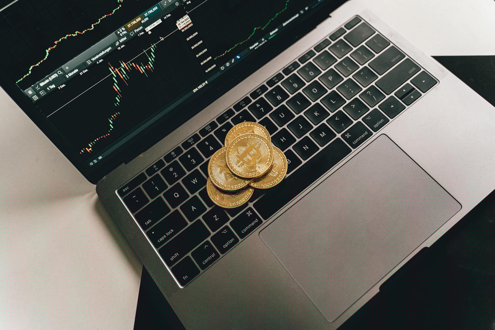 Đầu Tư Online: Rủi Ro & Cơ Hội, Chiến Lược An Toàn Cho Người Mới 6 Rủi Ro Khi Đầu Tư Online: Cần Nhìn Thẳng Vào Sự Thật